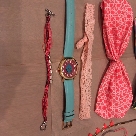 Bright and fun accessories bundle!🌸🌷🌺 - Picture 4 of 4